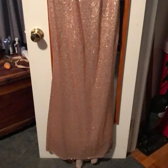 Rose gold sequin dress - Picture 4 of 8